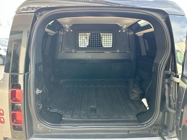 Land Rover Defender 2021