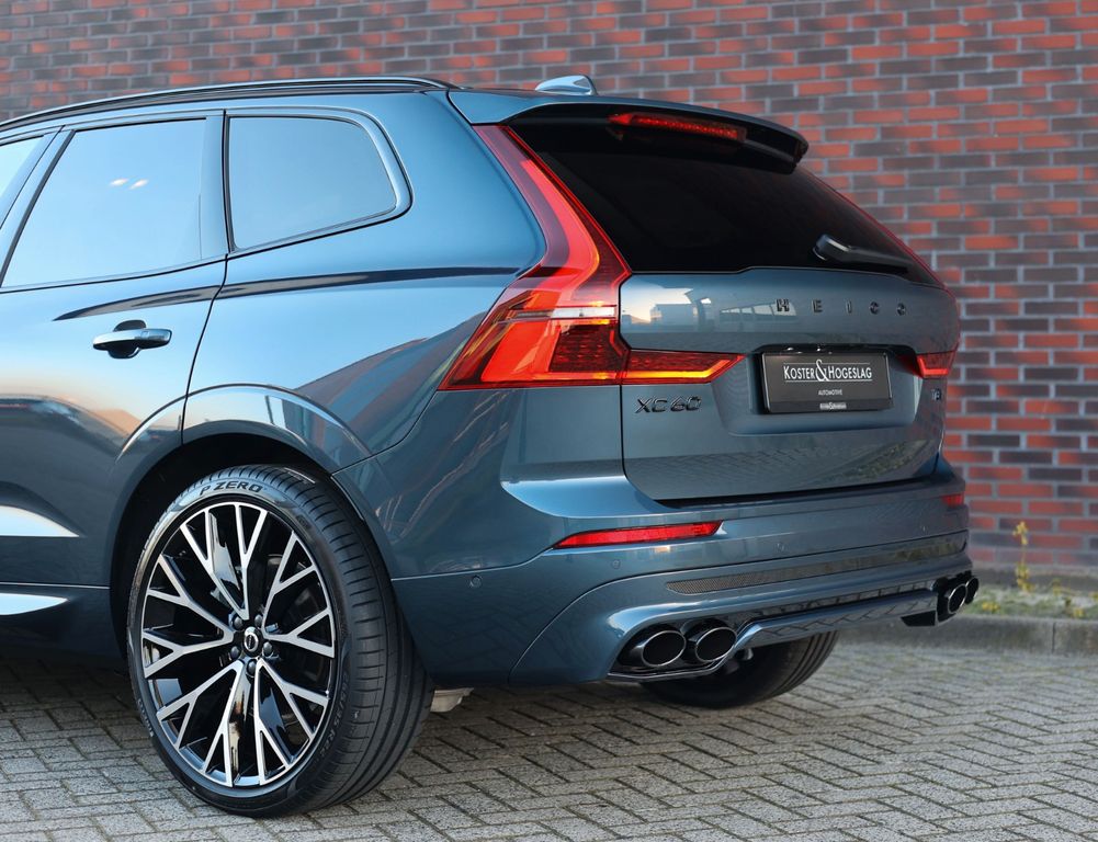 Volvo XC60 2025