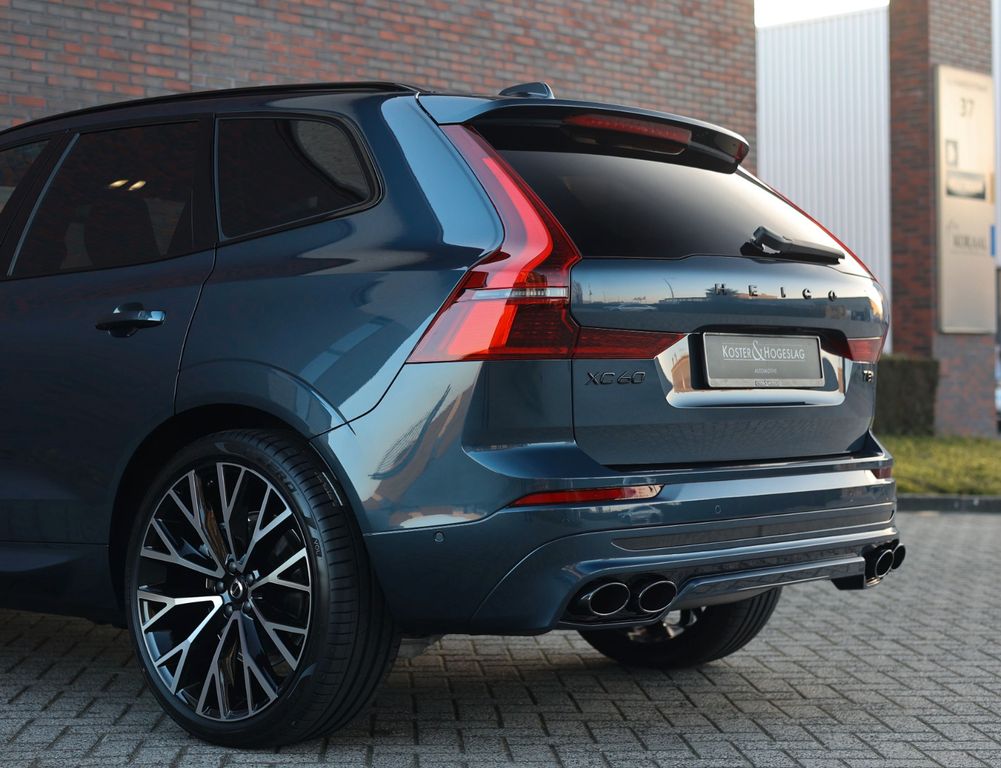Volvo XC60 2025