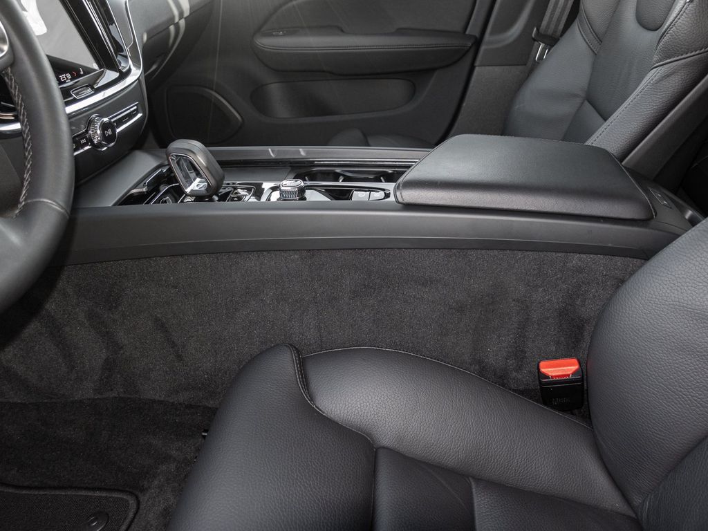 Volvo V60 Cross Country 2023