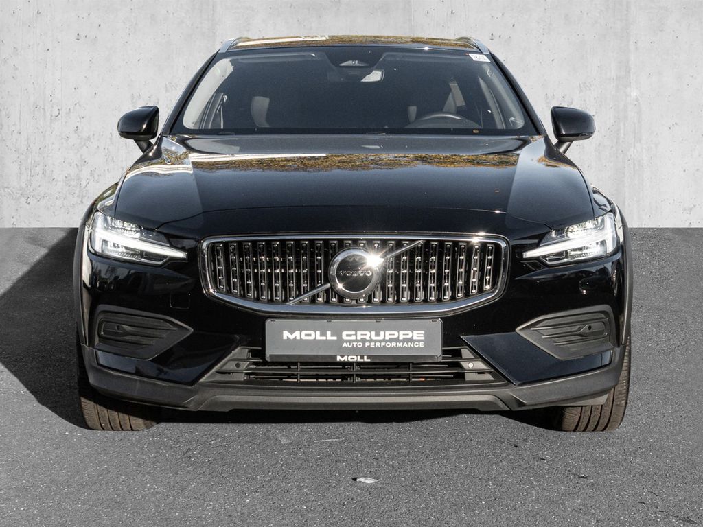 Volvo V60 Cross Country 2023