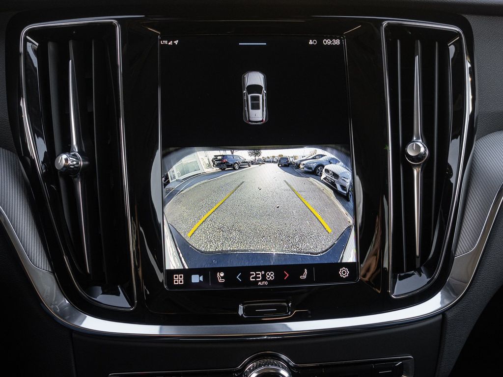 Volvo V60 Cross Country 2023