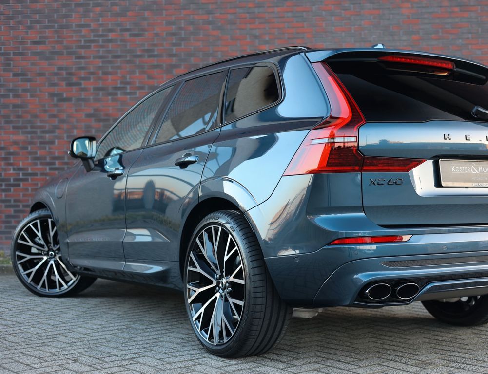 Volvo XC60 2025