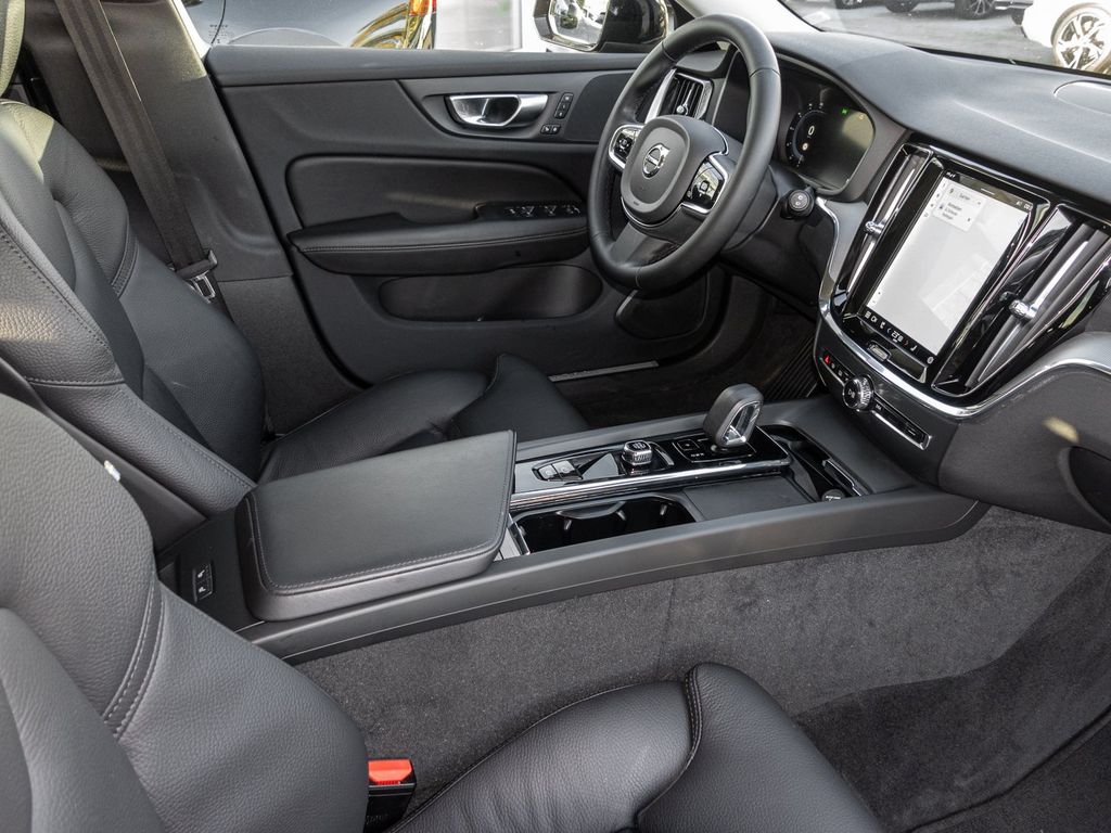 Volvo V60 Cross Country 2023