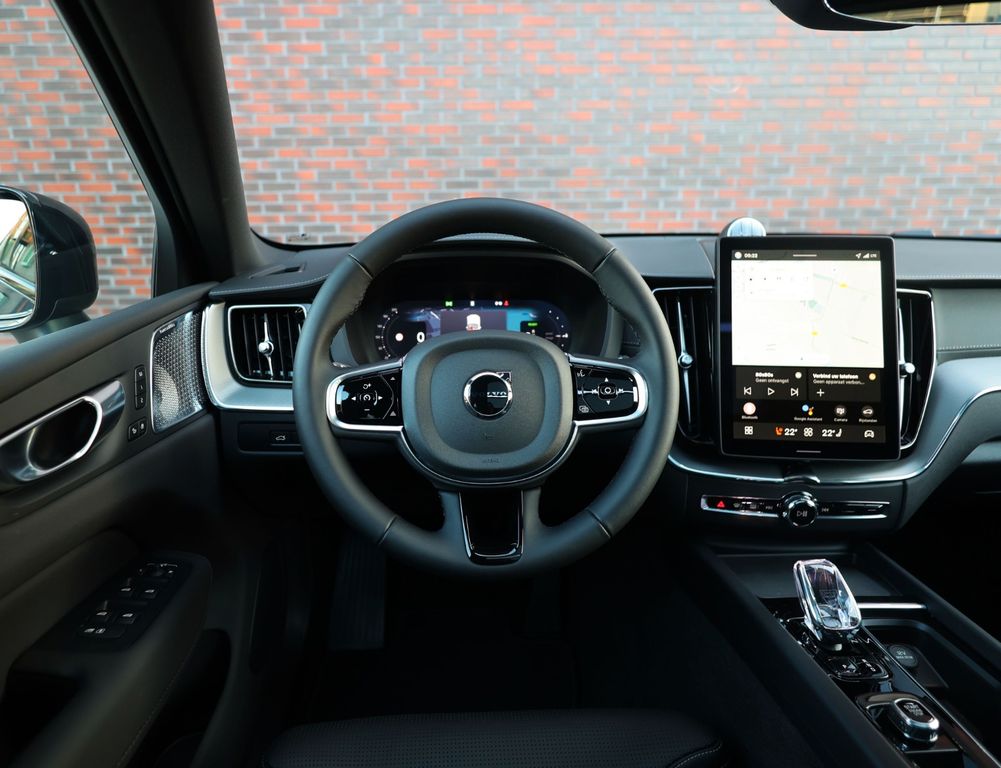 Volvo XC60 2025