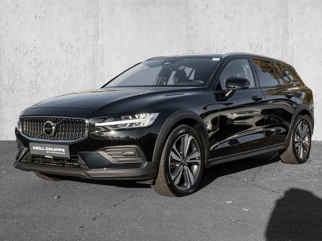 Volvo V60 Cross Country 2023