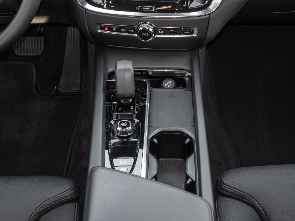 Volvo V60 Cross Country 2023