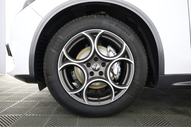 Alfa Romeo Stelvio 2023