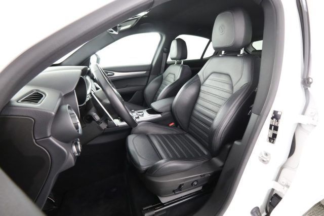 Alfa Romeo Stelvio 2023