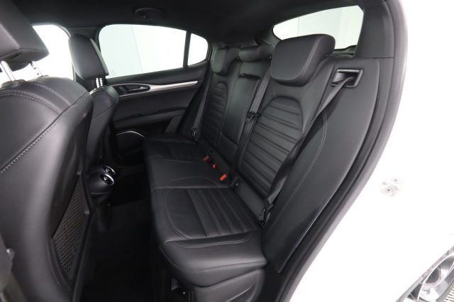 Alfa Romeo Stelvio 2023