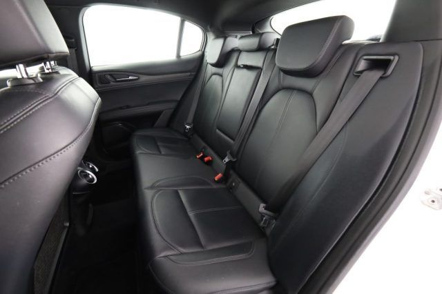 Alfa Romeo Stelvio 2023