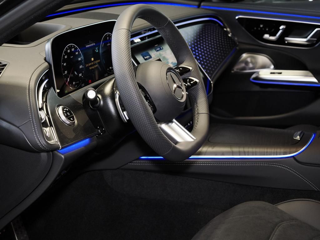 Mercedes-Benz E 300 2025