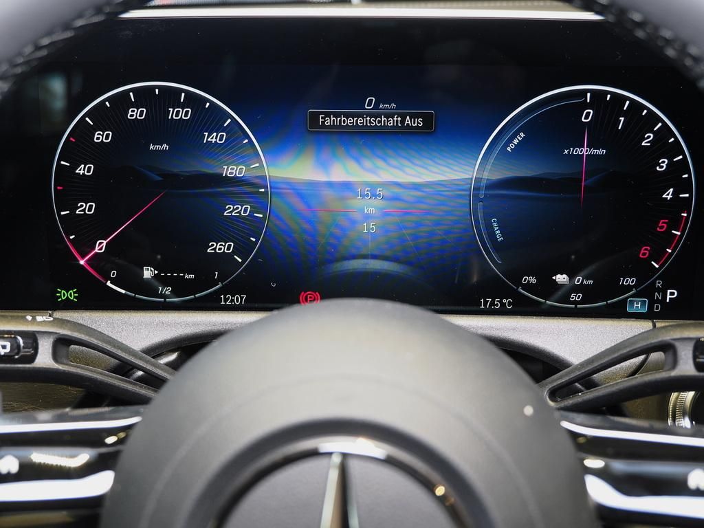 Mercedes-Benz E 300 2025