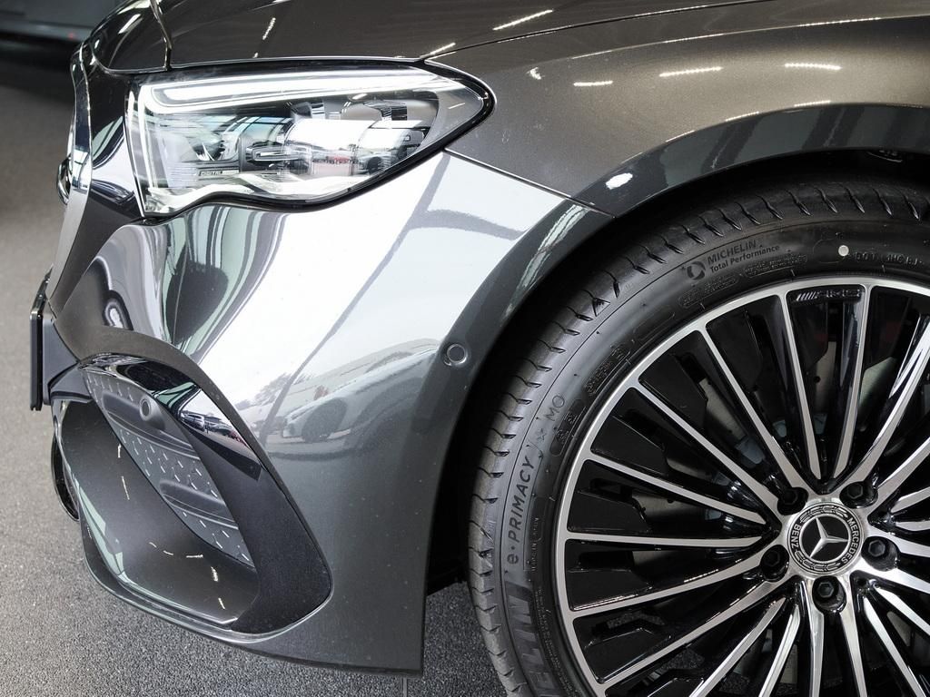 Mercedes-Benz E 300 2025