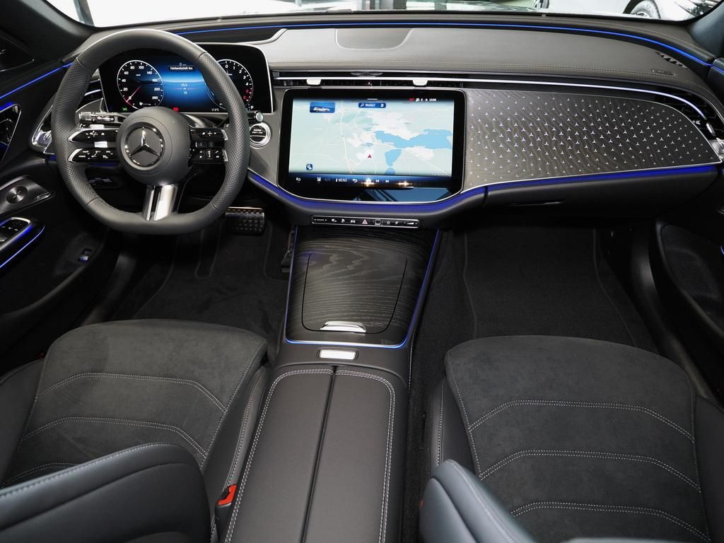 Mercedes-Benz E 300 2025