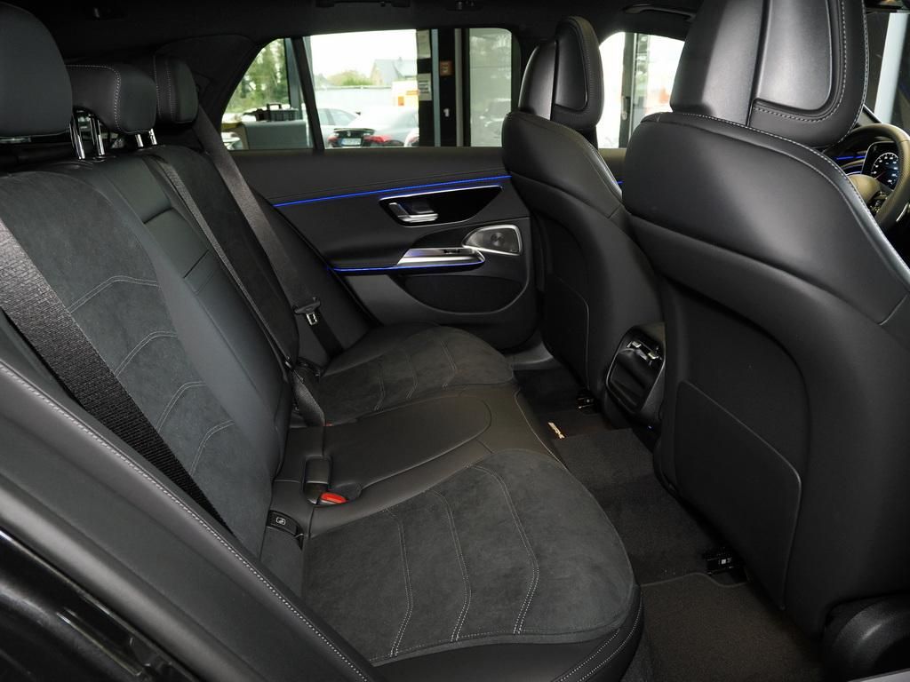 Mercedes-Benz E 300 2025