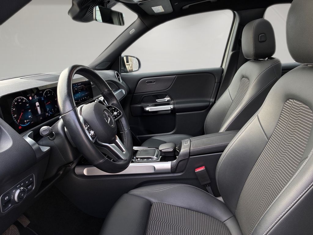Mercedes-Benz GLB 220 2023