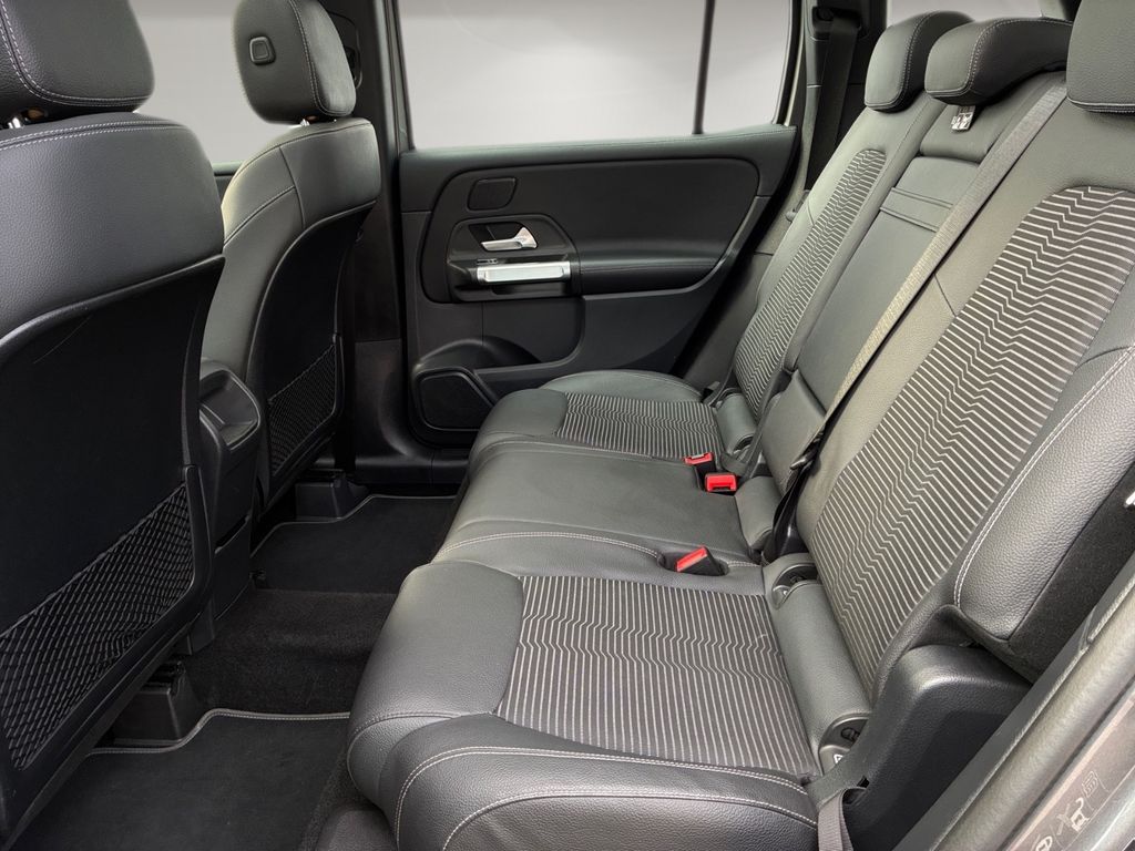 Mercedes-Benz GLB 220 2023