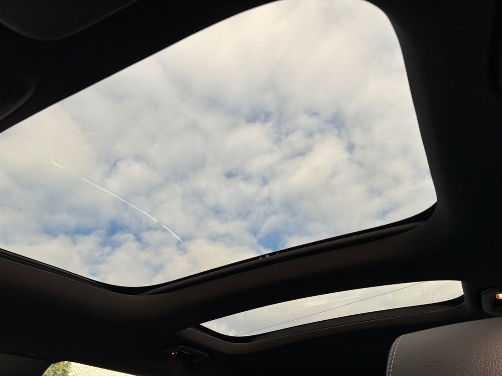 Mercedes-Benz GLB 220 2023