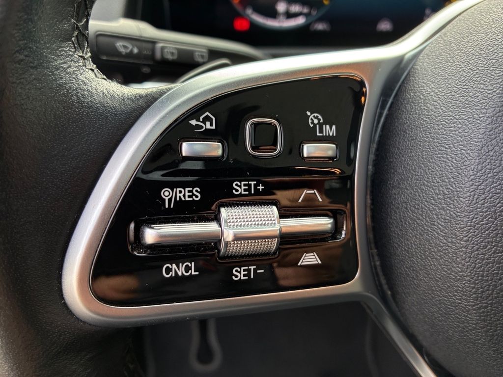Mercedes-Benz GLB 220 2023