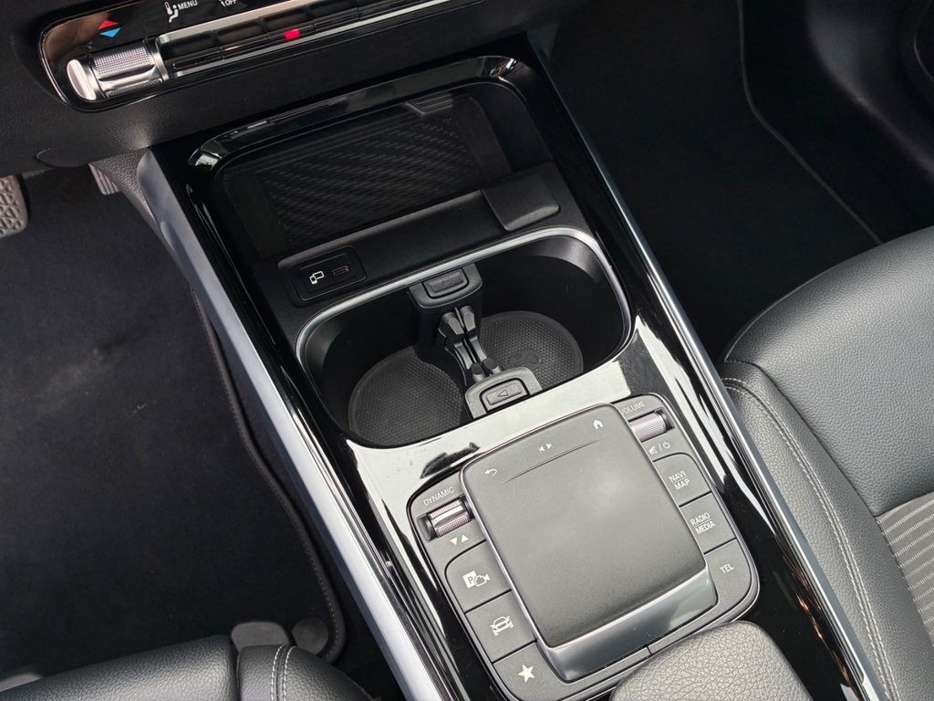 Mercedes-Benz GLB 220 2023