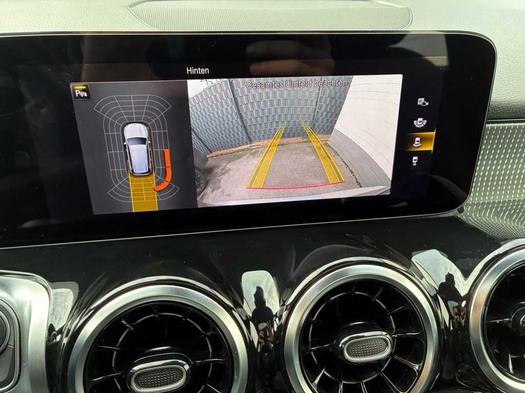 Mercedes-Benz GLB 220 2023