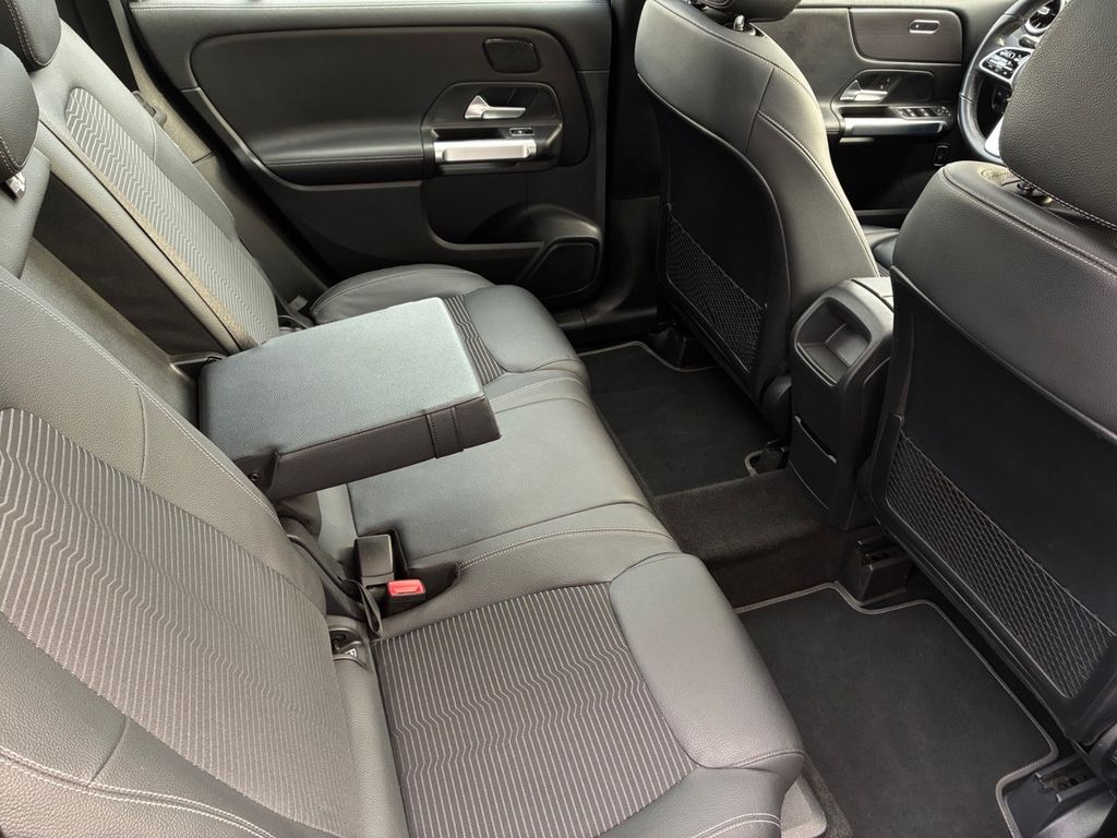 Mercedes-Benz GLB 220 2023