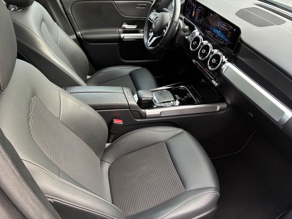 Mercedes-Benz GLB 220 2023