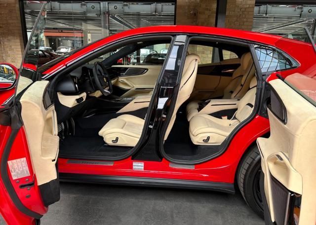 Ferrari Purosangue 2025