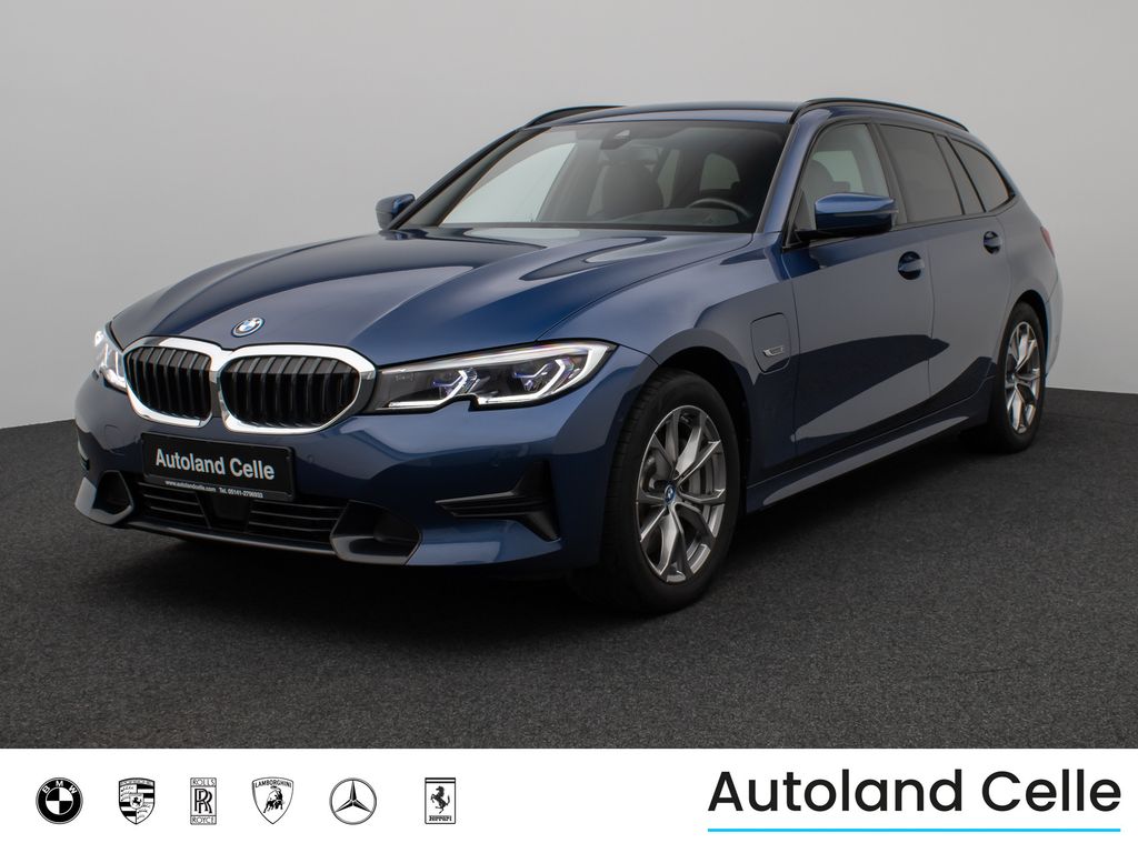 BMW 330 2022