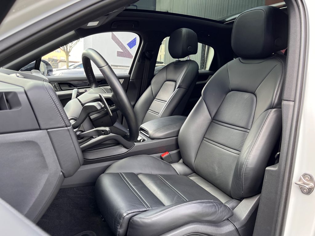 Porsche Cayenne 2023