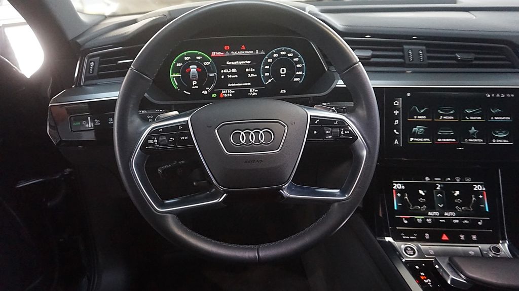Audi e-tron 2022