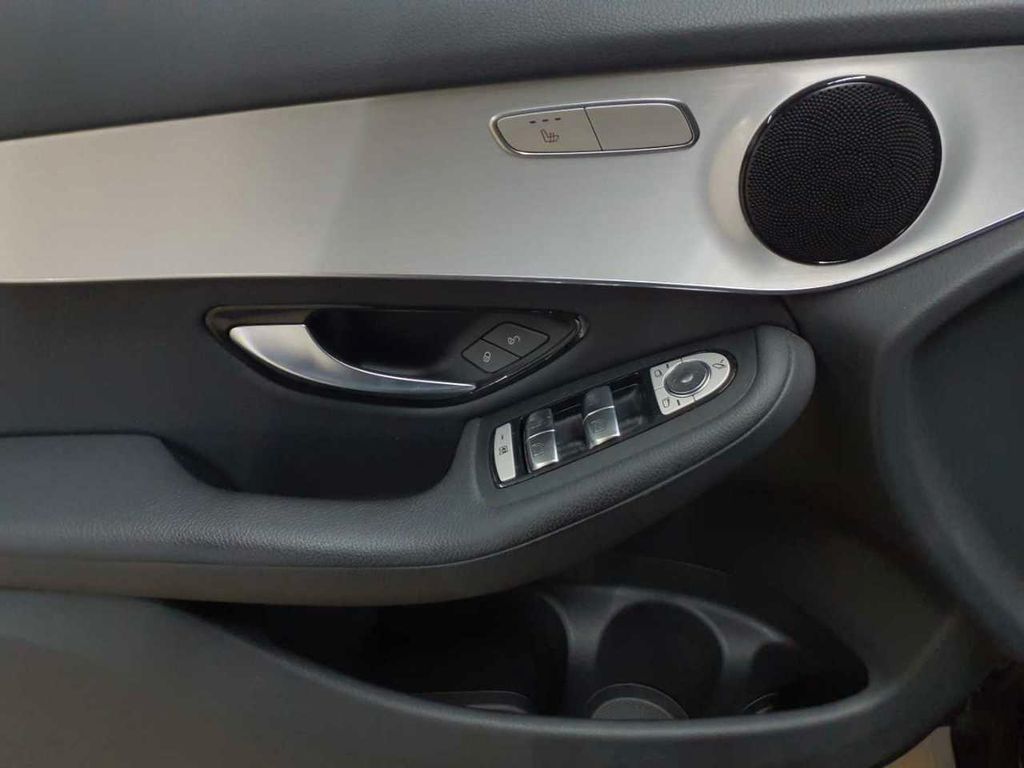 Mercedes-Benz GLC 300 2022