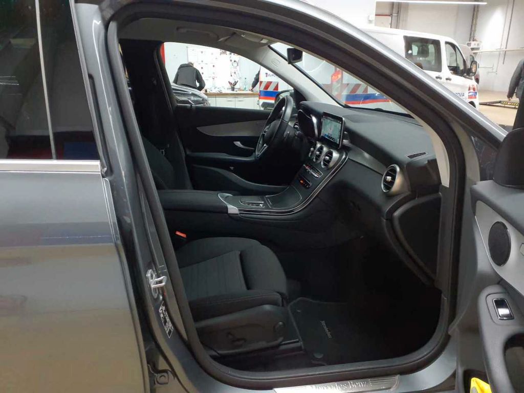 Mercedes-Benz GLC 300 2022