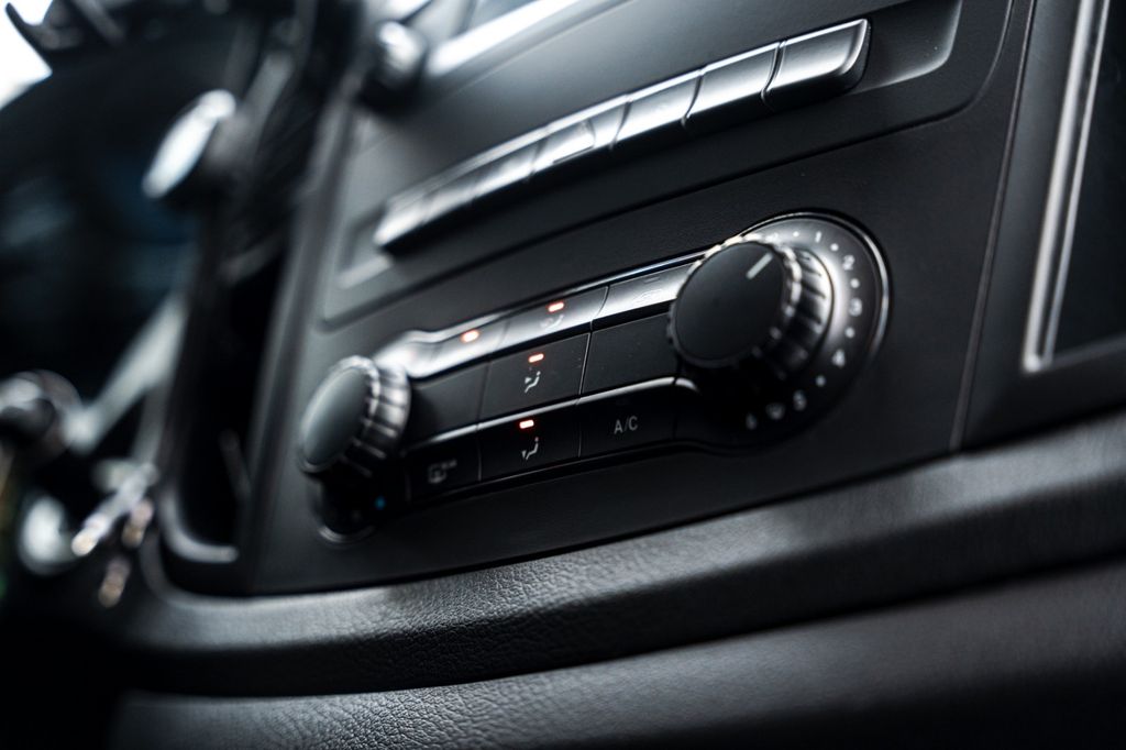 Mercedes-Benz Vito 2023