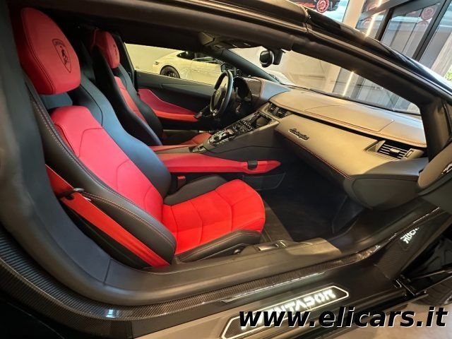 Lamborghini Aventador 2021