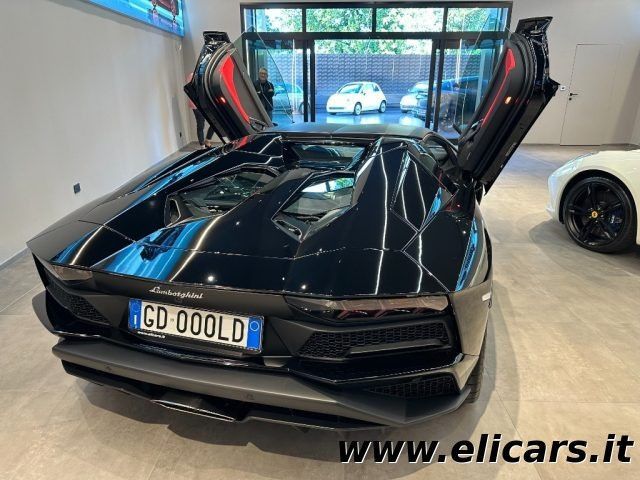 Lamborghini Aventador 2021