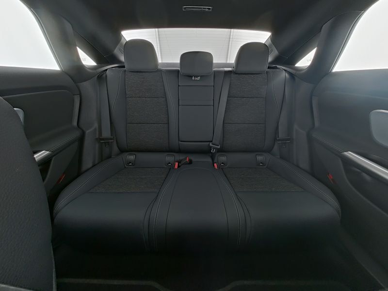 Mercedes-Benz CLA 350 2025