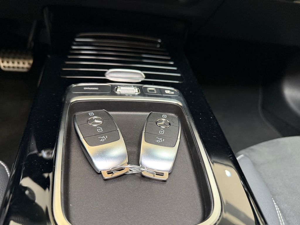 Mercedes-Benz CLA 200 2025