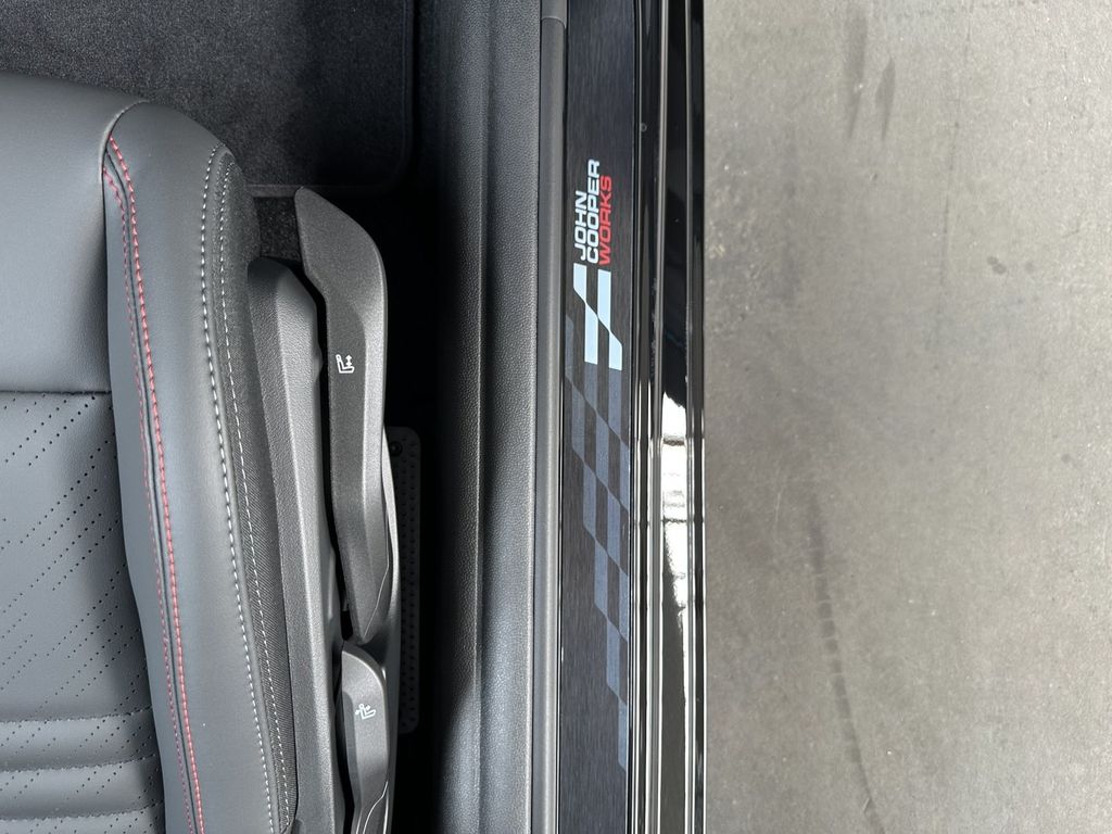 MINI John Cooper Works Cabrio 2025