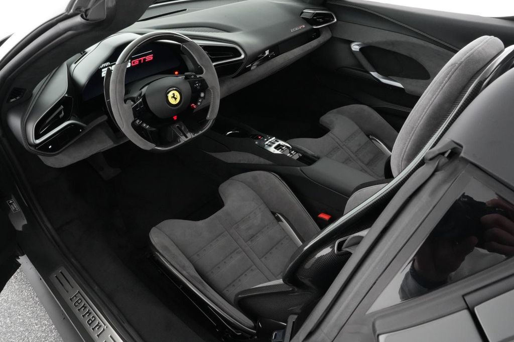 Ferrari 296 GTS 2025