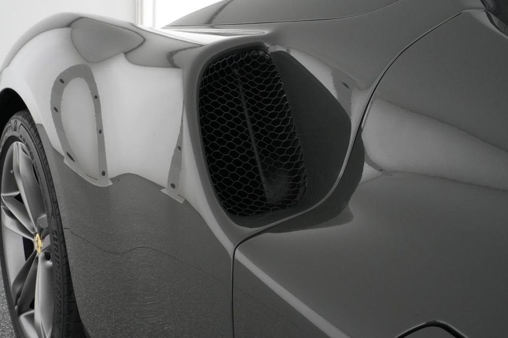 Ferrari 296 GTS 2025