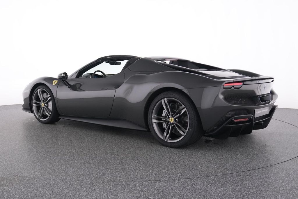 Ferrari 296 GTS 2025