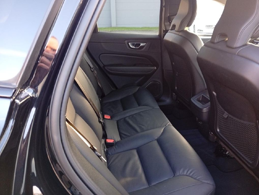 Volvo XC60 2025