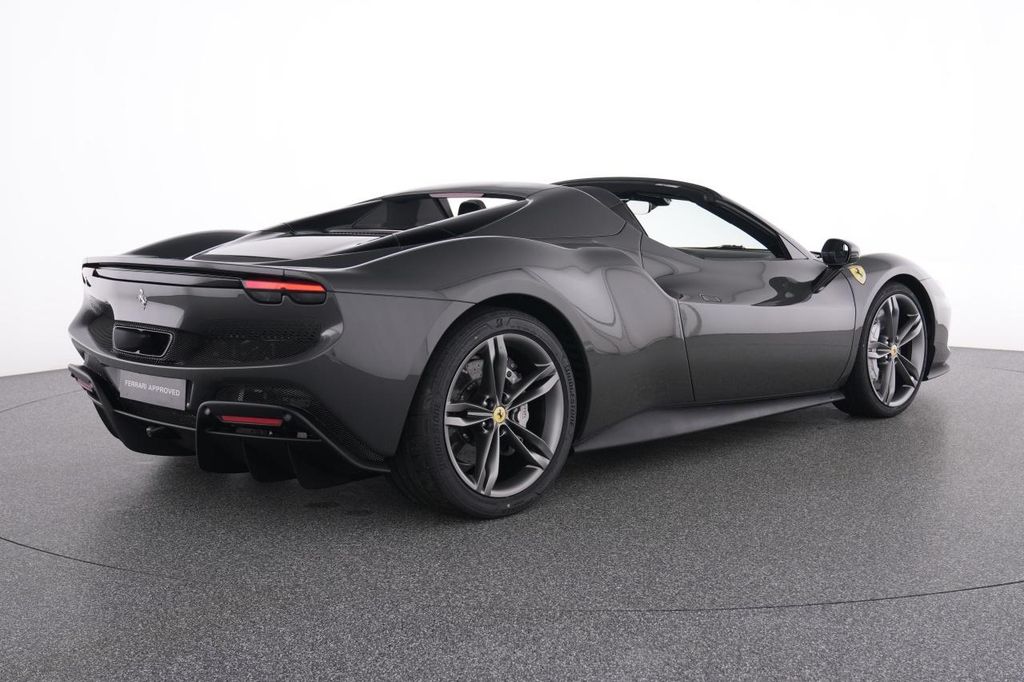Ferrari 296 GTS 2025