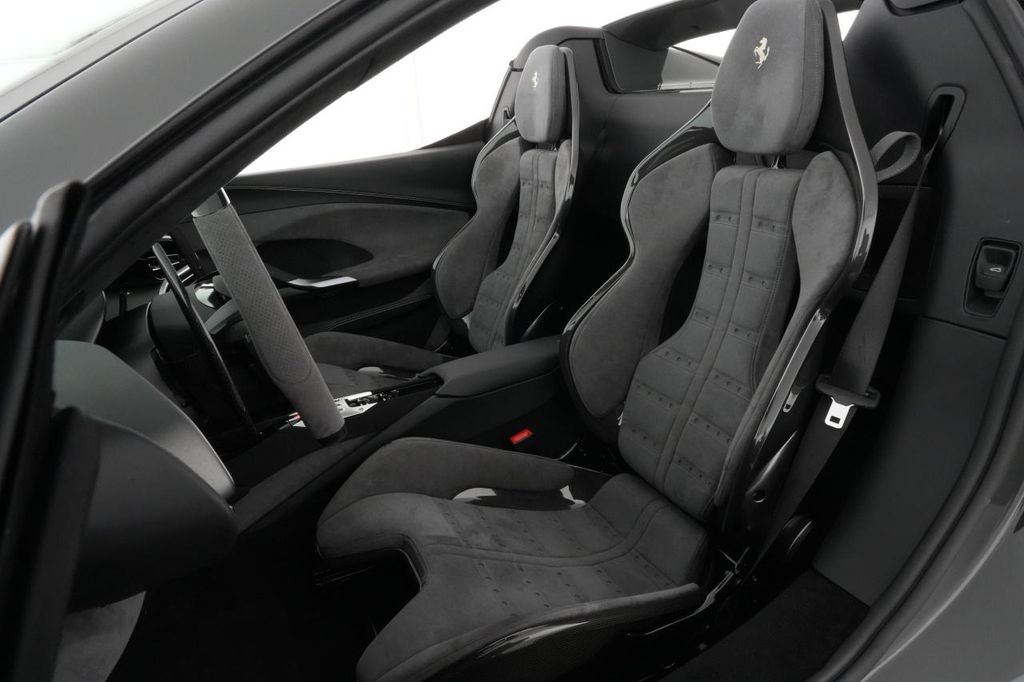 Ferrari 296 GTS 2025