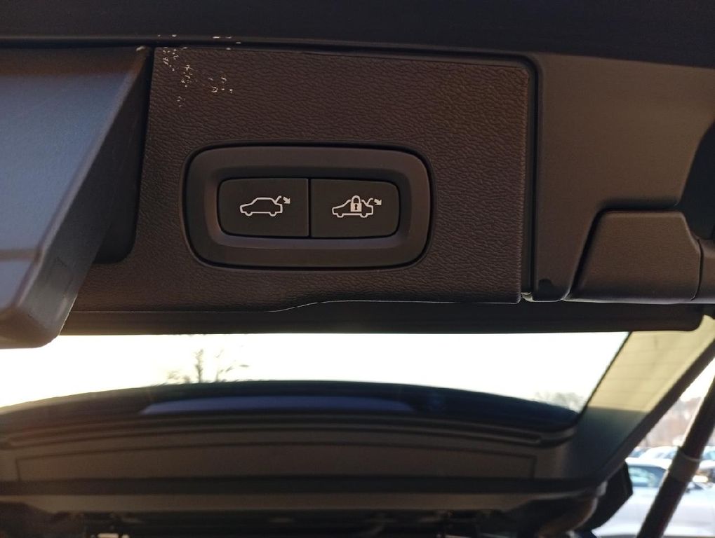 Volvo XC60 2025