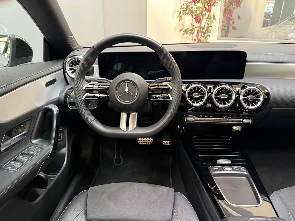 Mercedes-Benz CLA 200 2025