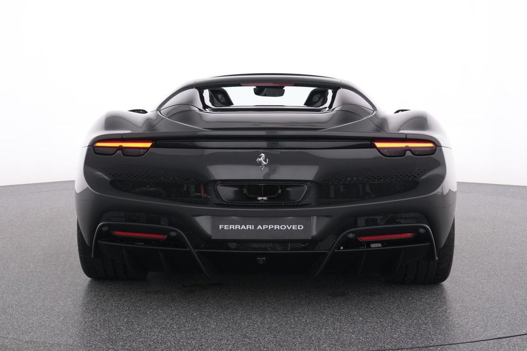 Ferrari 296 GTS 2025