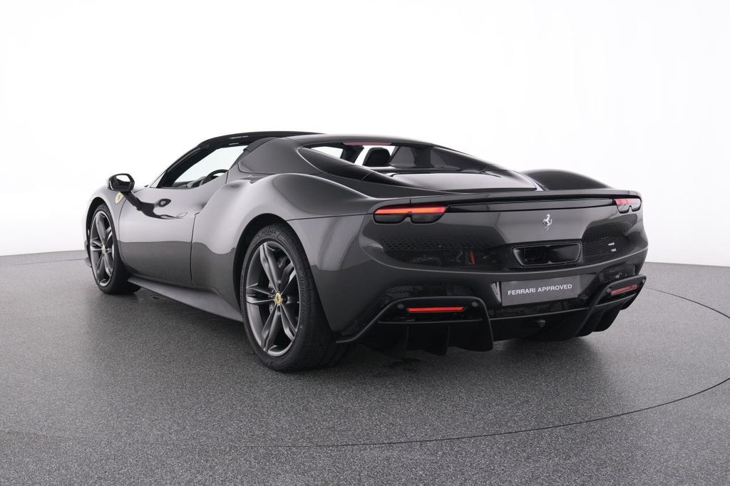 Ferrari 296 GTS 2025